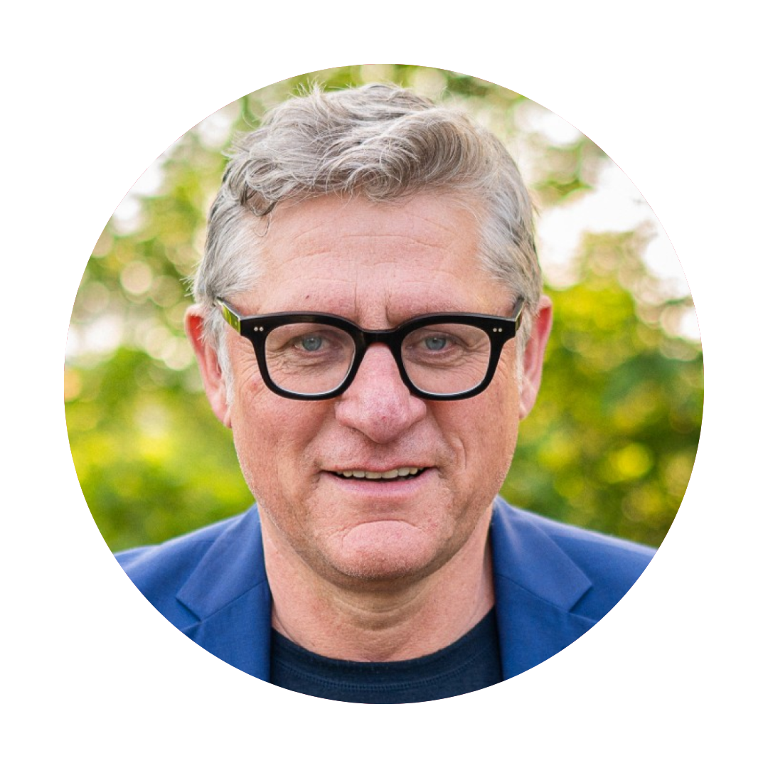 <p class="text-center"><span class="color-primary"><strong>Jörg Singer</strong></span></p><p class="text-center">Vorsitzender</p><p class="text-center">AquaVentus Förderverein e.V.</p>